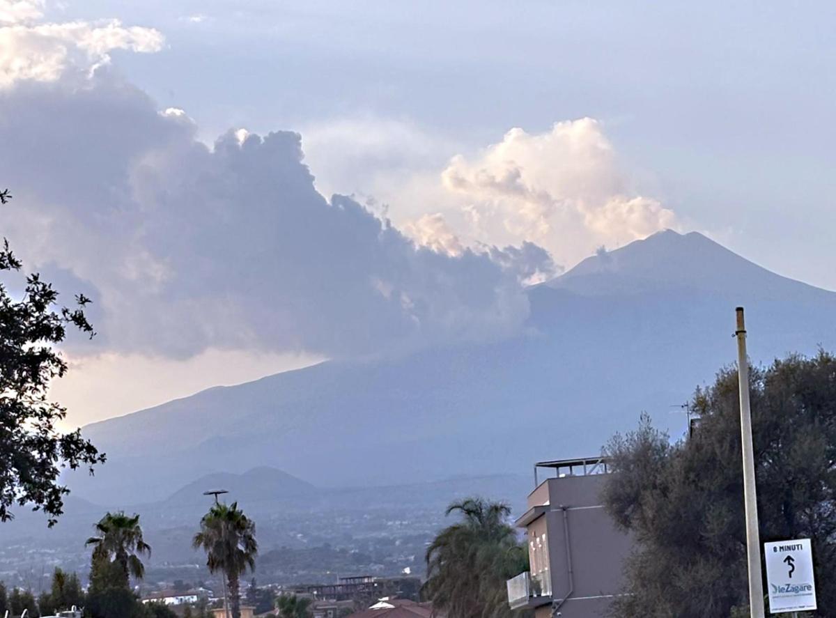 Eruzione Etna: aeroporto di Catania aperto o chiuso oggi? Ecco la situazione