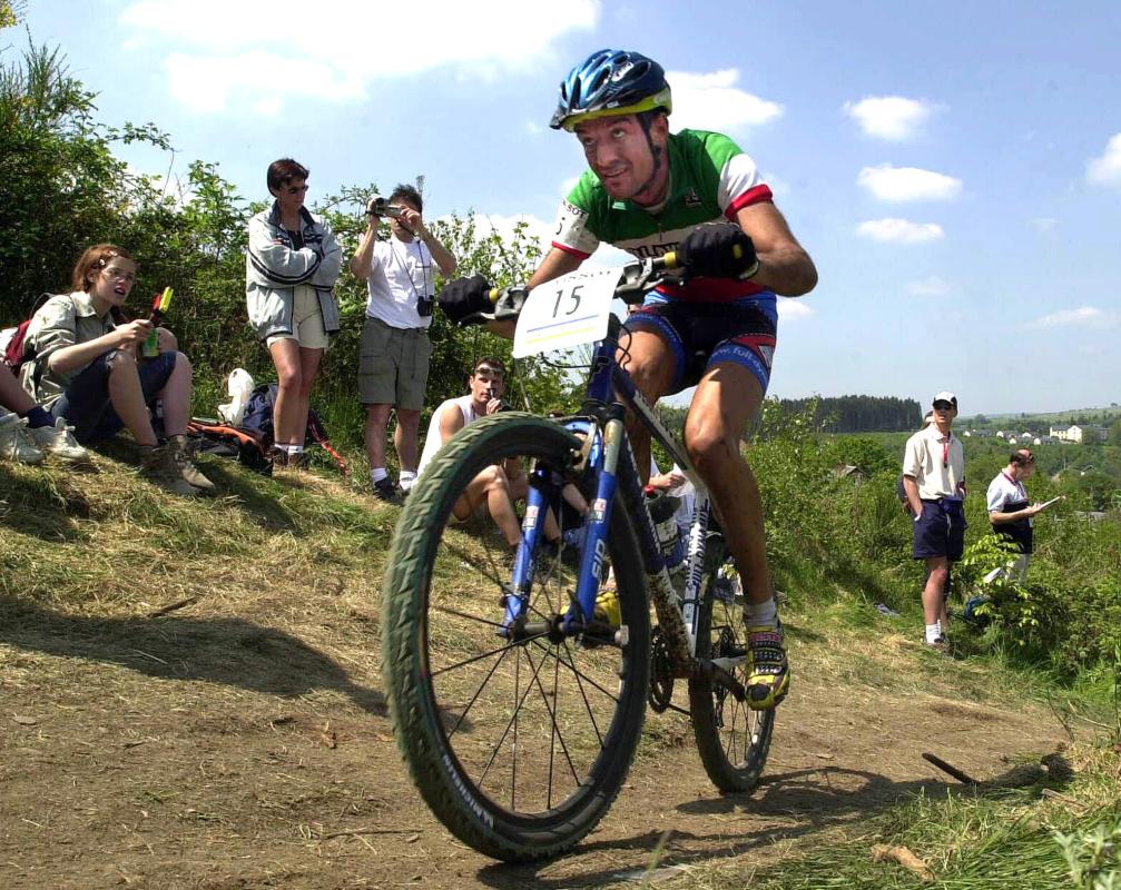 Lutto nel mondo del ciclismo: morto Dario Acquaroli, ex campione del mondo di Mountain Bike