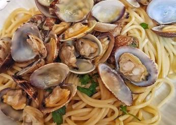 Spaghetti alle vongole, cremosi con la video ricetta