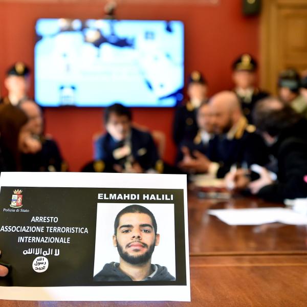 Chi è Halili Elmahdi, il terrorista dell’Isis arrestato a Torino? In manette l’ ‘ideologo’ della Jihad in Italia