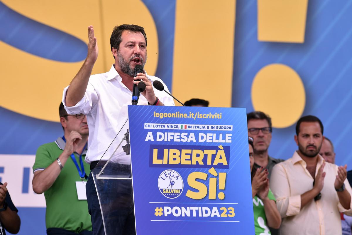 Raduno Lega a Pontida, Salvini: “Fatto di tutto per fermare l’immig…