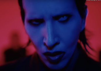 Marilyn Manson: fuori ora il videoclip di “Raise the Red Flag”, testo, traduzione e curiosità