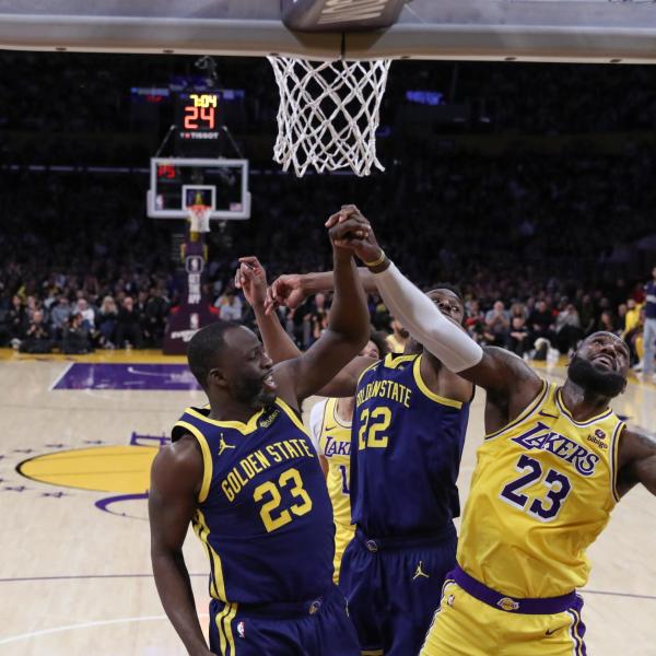 NBA, gli Warriors battono i Lakers: decisivo il trio Curry-Thompson-Green