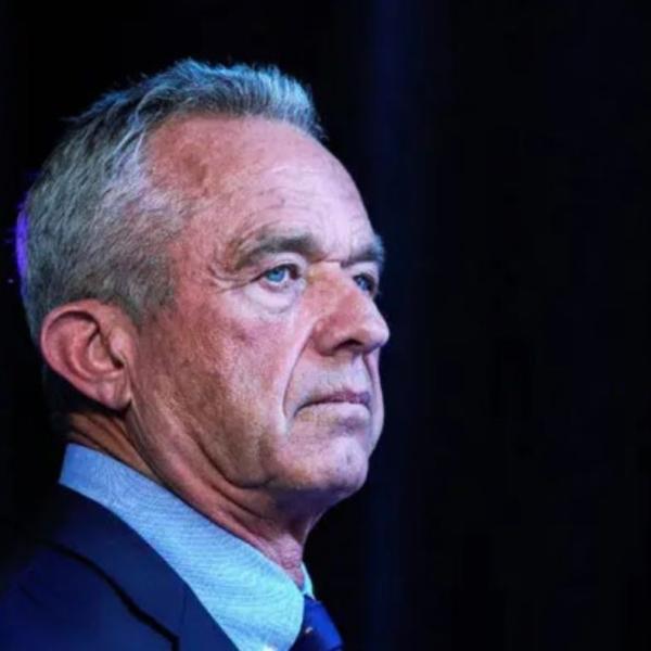 Robert Kennedy Jr. e il verme parassita che, pare, gli abbia mangiato parte del cervello. Di cosa si tratta