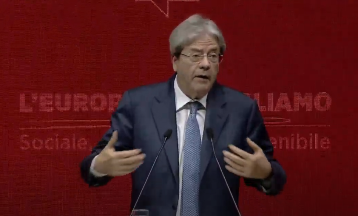 Congresso Pse 2024, Gentiloni elogia Schmit dal palco della Nuvola: “Forza Nico!”