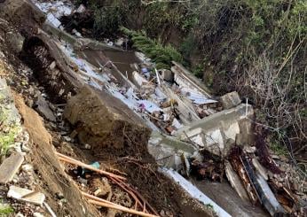 Benevento, crolla ala di cimitero: oltre 300 bare finiscono in un t…