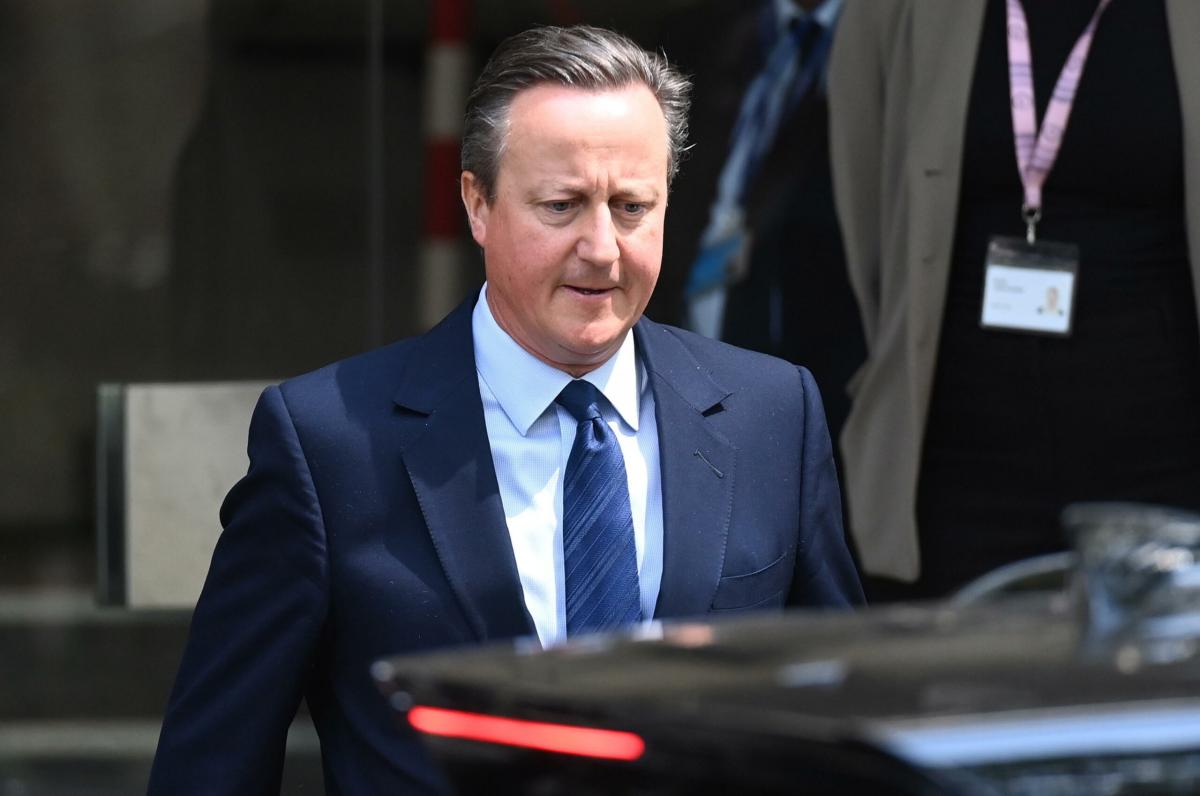 Regno Unito, ribaltone al governo: David Cameron nominato ministro …