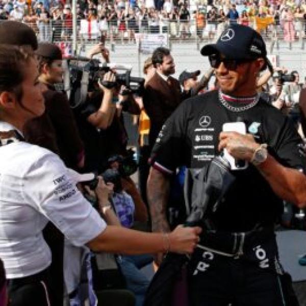 Formula 1, Lewis Hamilton incorona la Red Bull: “La macchina più veloce mai vista”