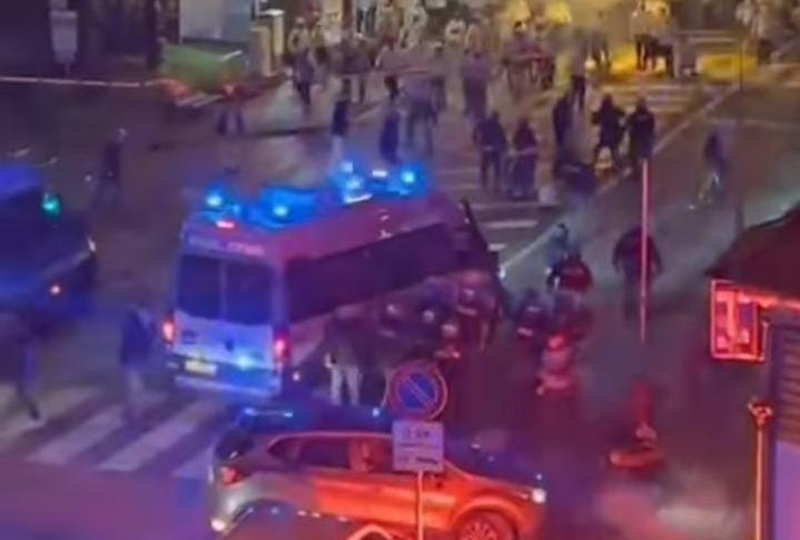 Napoli, scontri tra ultras dell’Union Berlino e polizia in centro: 11 fermati. VIDEO