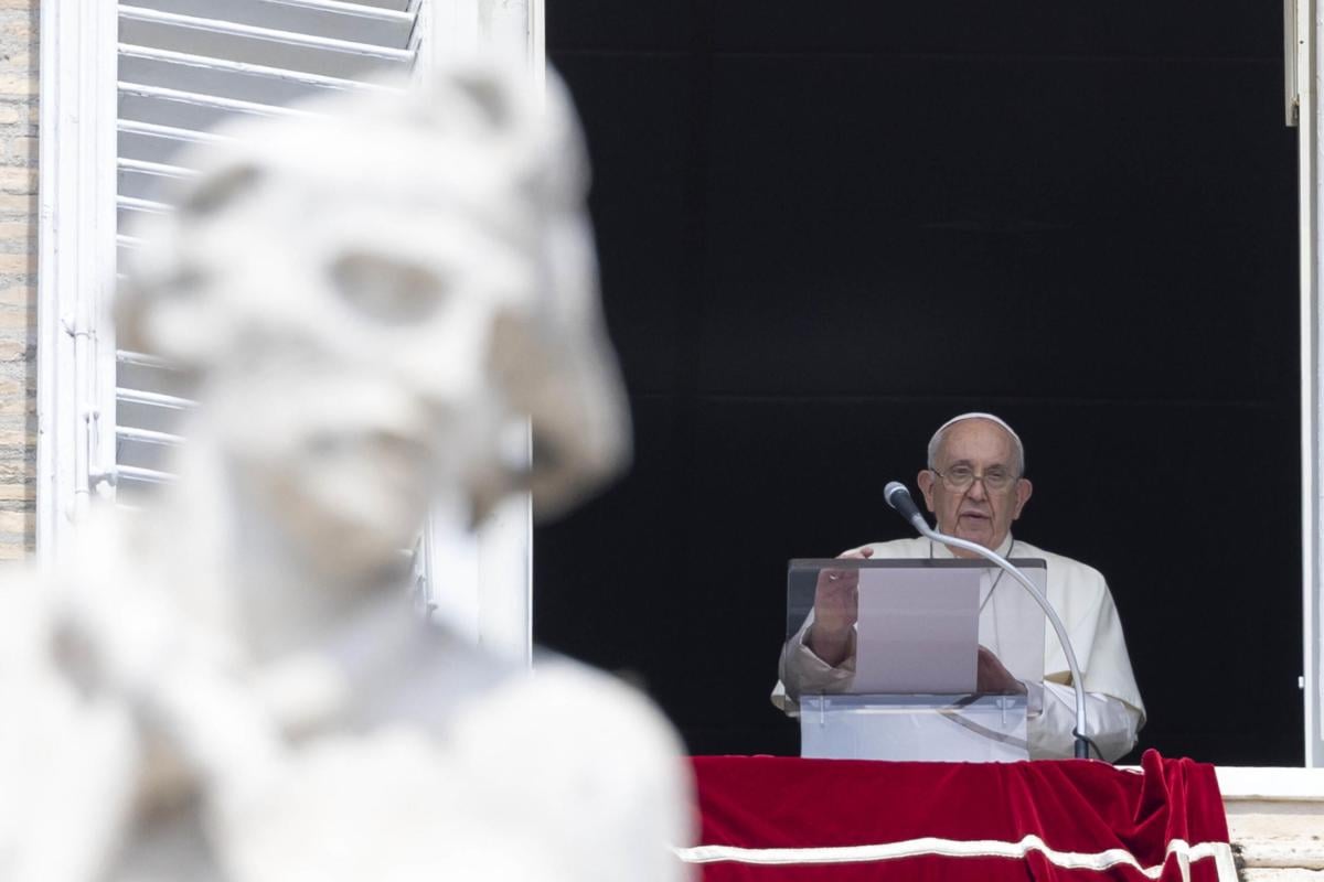 Angelus, Papa Francesco: “Gesù non personaggio storico, ma Dio del …