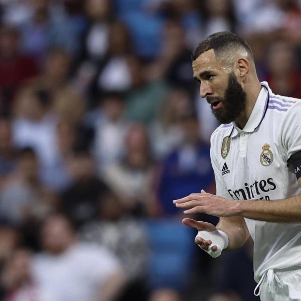 Real Madrid, il rinnovo di Benzema preoccupa, il francese è tentato dall’Arabia