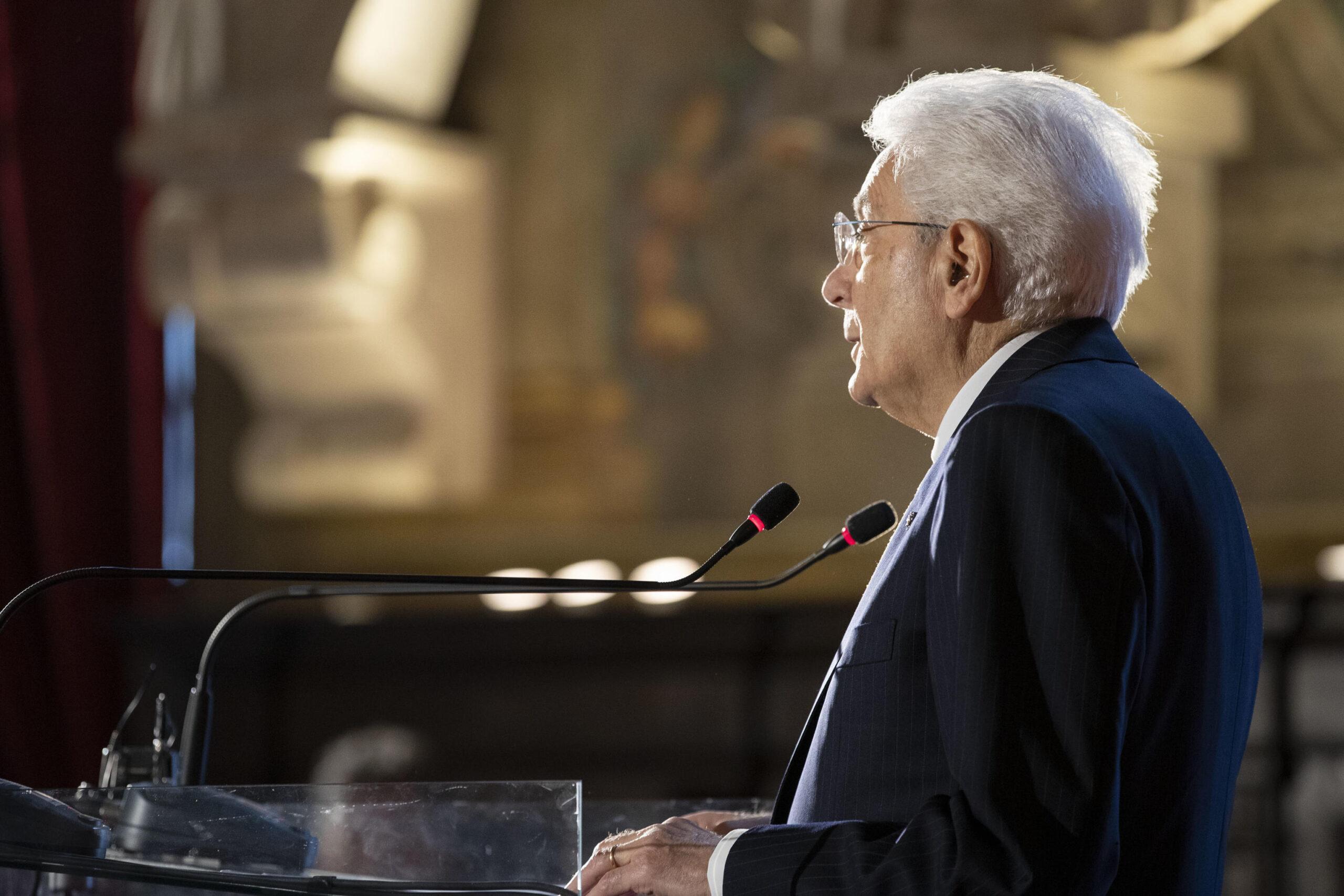 Mattarella in visita a Napoli per inaugurare la nuova Scuola Superiore della Magistratura: “L’indipendenza delle toghe è un patrimonio irrinunciabile”