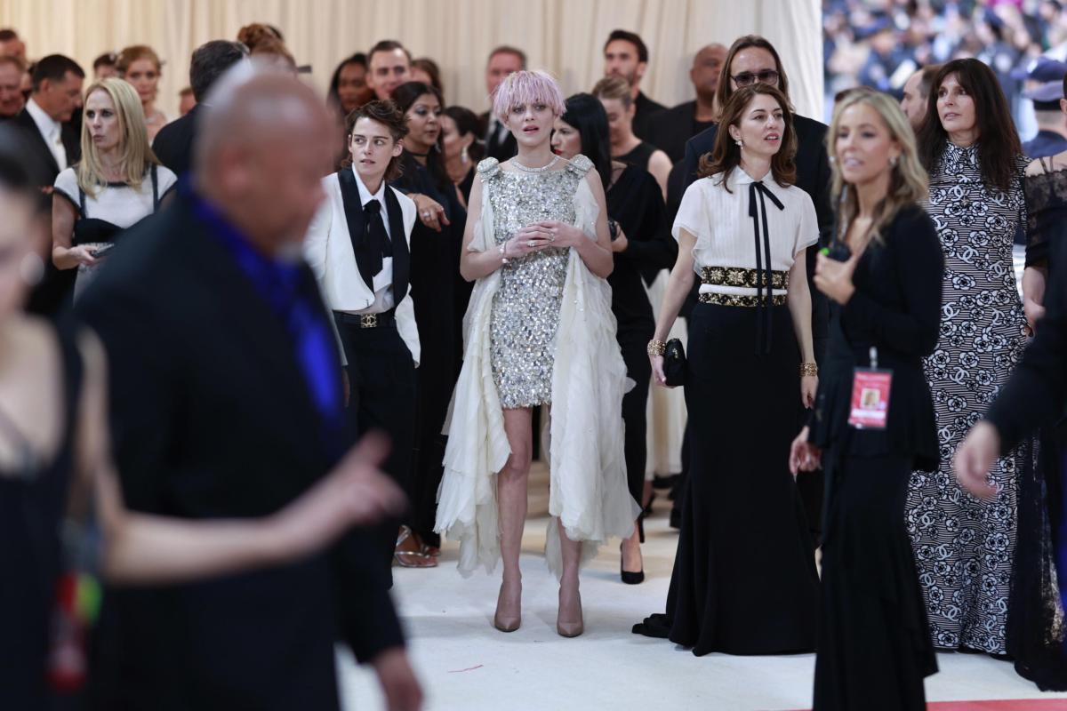 Met Gala 2023 look: ecco come hanno rispettato il dress code i pres…