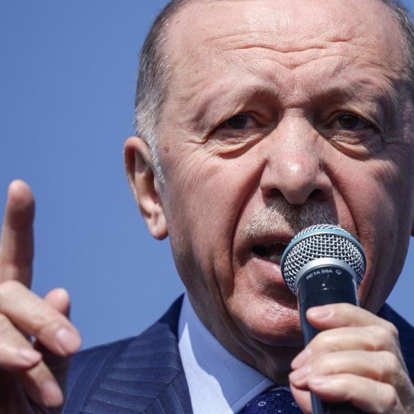 Medio Oriente, le dichiarazioni di Erdogan fanno infuriare Israele. Volpini (analista geopolitico): “Sono aumentate le tensioni, l’esercito di Tel Aviv ora è impegnato su tre fronti”