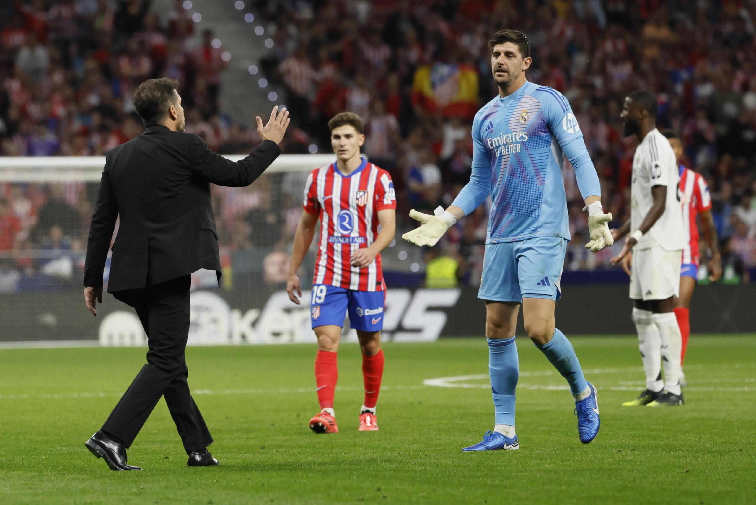 Pugno duro dell’Atletico Madrid verso i tifosi coinvolti nel lancio di oggetti: la presa di posizione