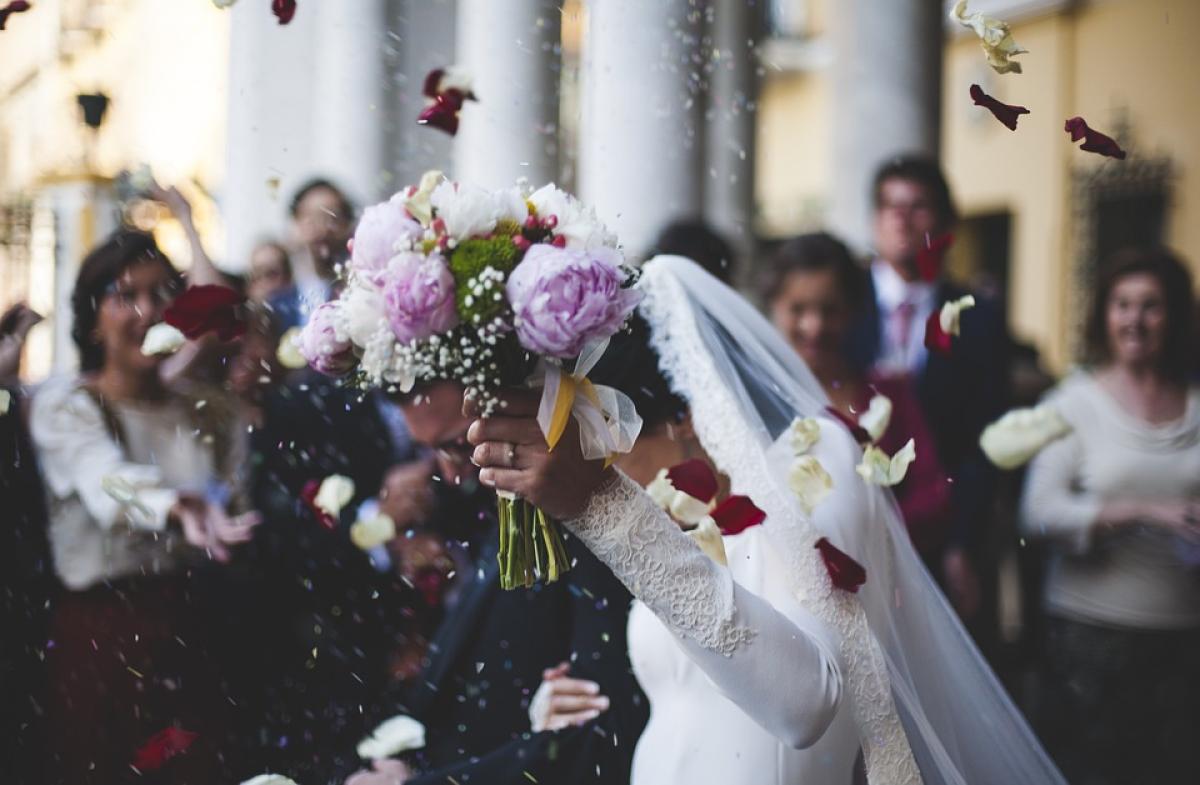 Vestiti cerimonia donna, le ultime tendenze 2023