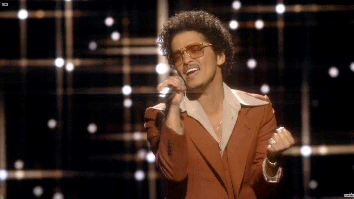 Bruno Mars nei guai con un casinò di Las Vegas: debito di 50 milioni di dollari per gioco d’azzardo