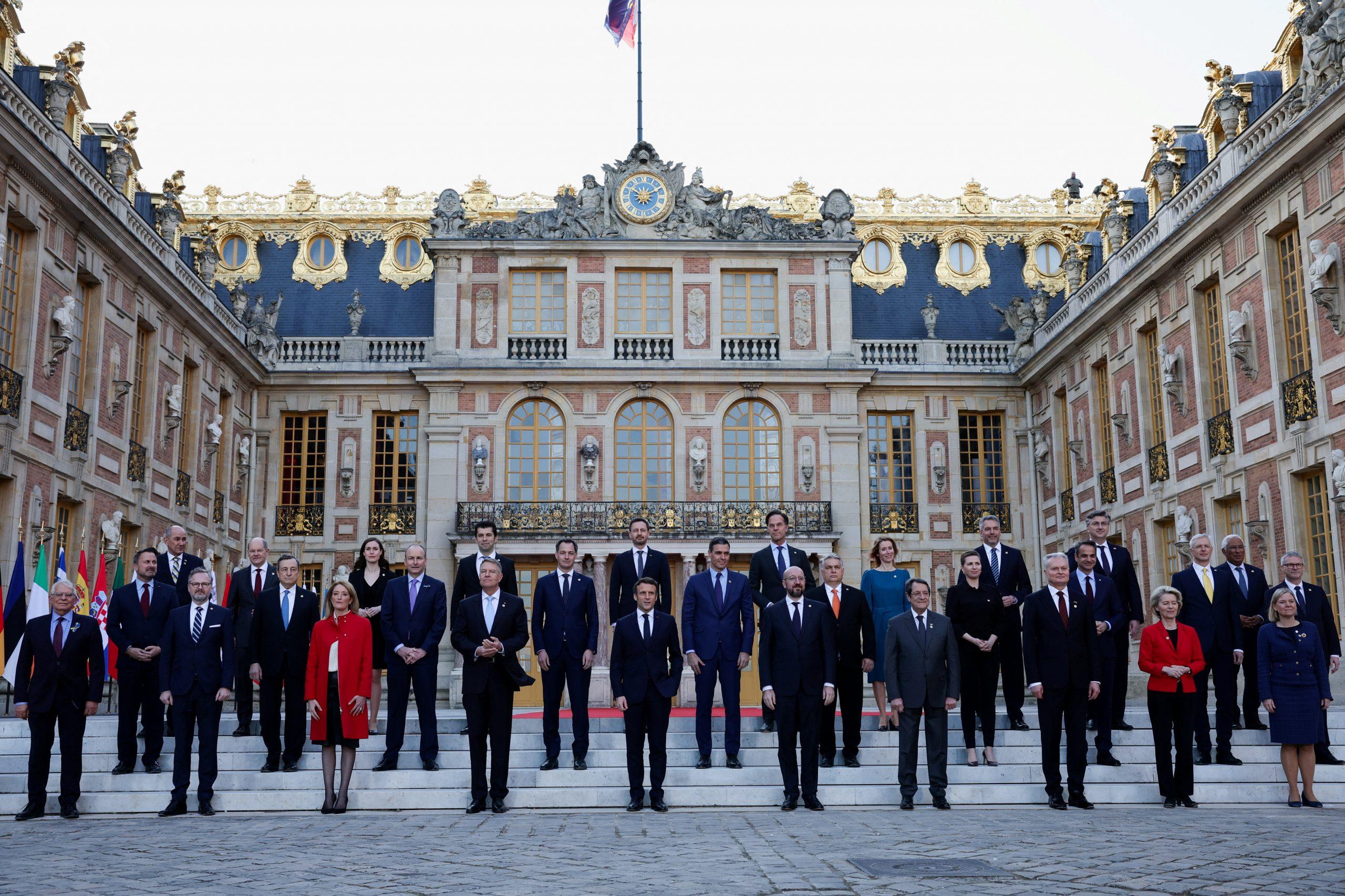 Ucraina, a Versailles il vertice dei 27 Paesi dell’Unione Europea