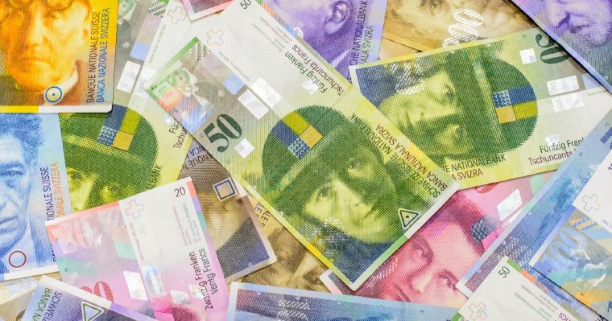 Svizzera, via al taglio dei tassi dell’1,5%