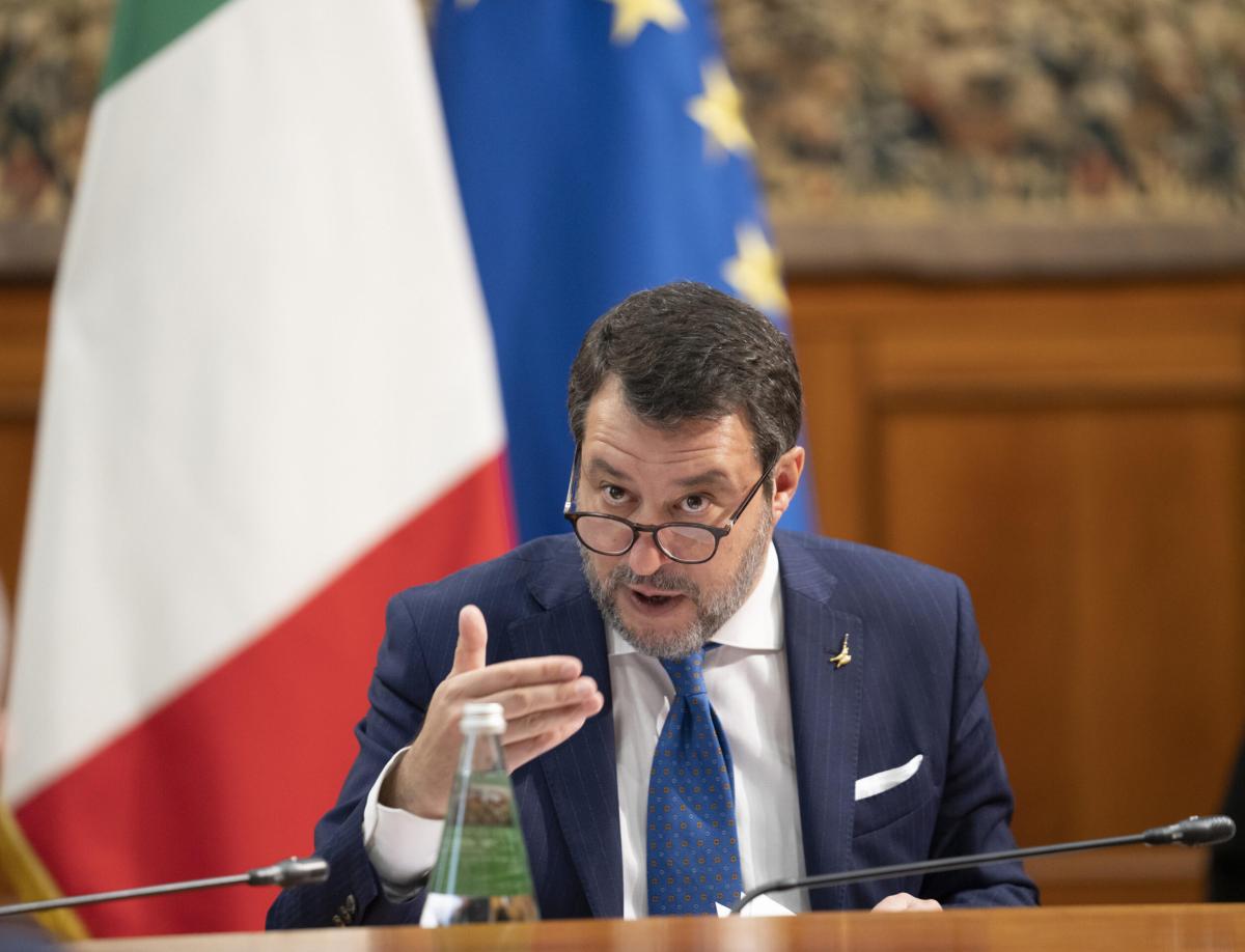 Decreto flussi 2023: 240.000 domande in poche ore per l’ingresso di…