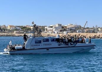 Migranti, a Lampedusa affonda un altro barchino: un disperso