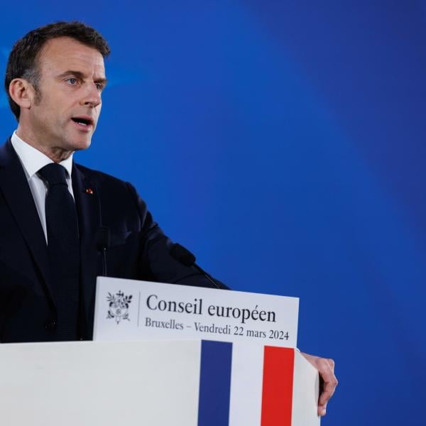 Francia, Macron e il governo francese portano ai massimi livelli conosciuti l’allerta per gli attentati e il terrorismo