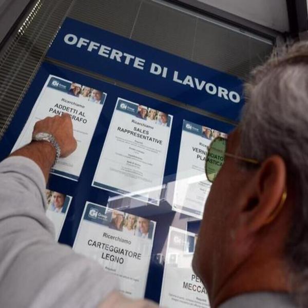 Offerte di lavoro gennaio 2024: 5.000 assunzioni a Emirates e altre opportunità tra informatici, autisti e addetti hotel