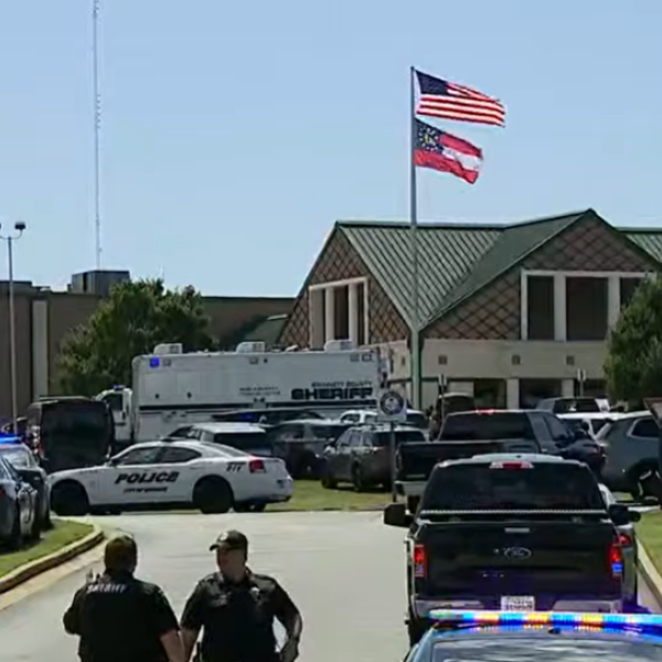 Usa, sparatoria in un liceo a Winder (Georgia): 4 morti e 9 feriti. Arrestato un 14enne. Cosa sappiamo | VIDEO