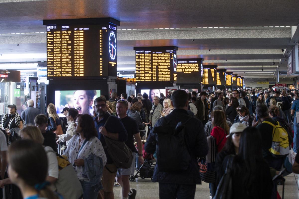 Blocco dei treni, le opposizioni chiedono le dimissioni di Salvini e il suo alleato Lupi (Noi Moderati) lo avverte: ecco quello che deve fare | VIDEO