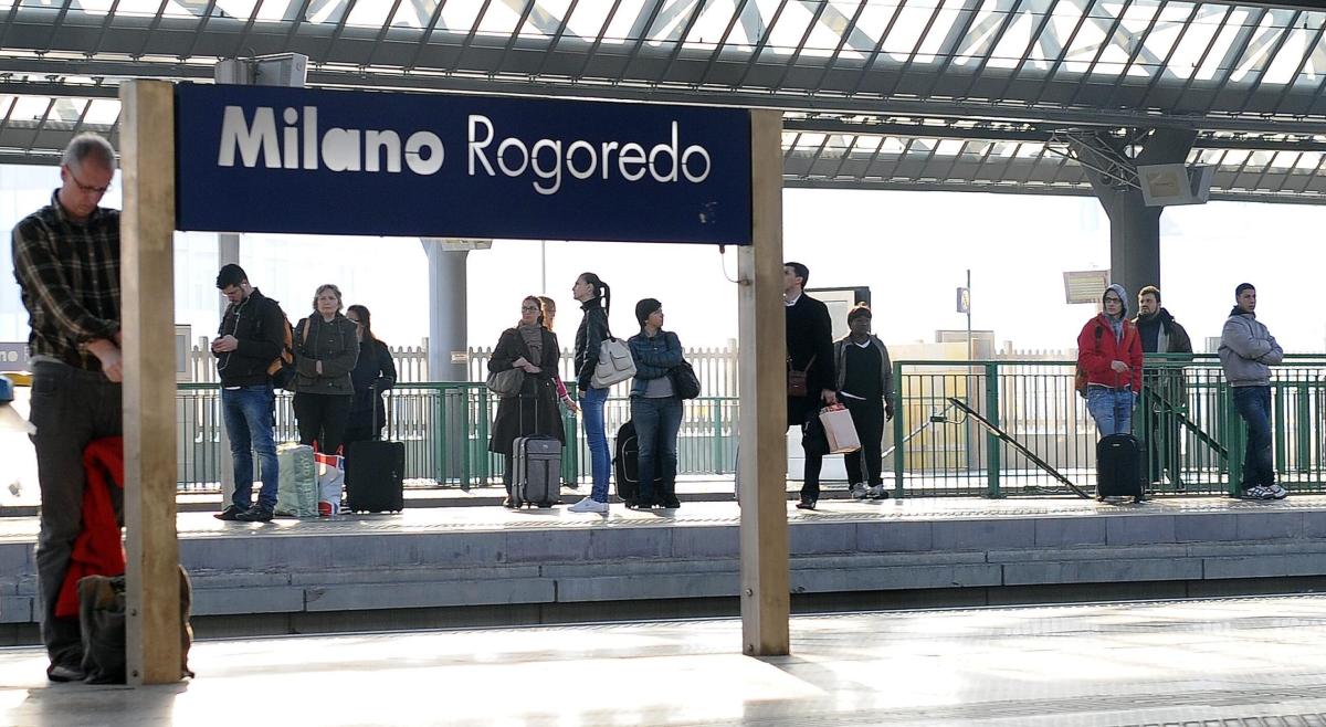 Aggressione sul treno a Rogoredo, fermato 19enne genovese: “Vi amma…