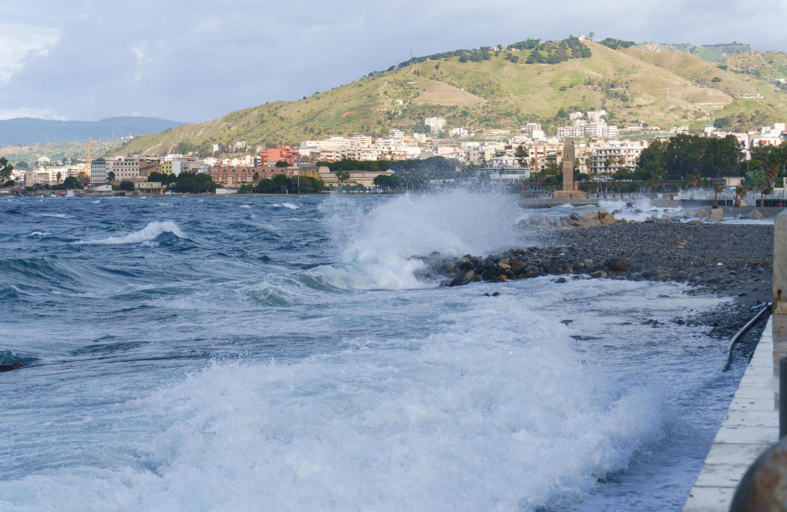 Maltempo, il ciclone Helios flagella la Sicilia Orientale: gravi disagi a Catania e Siracusa