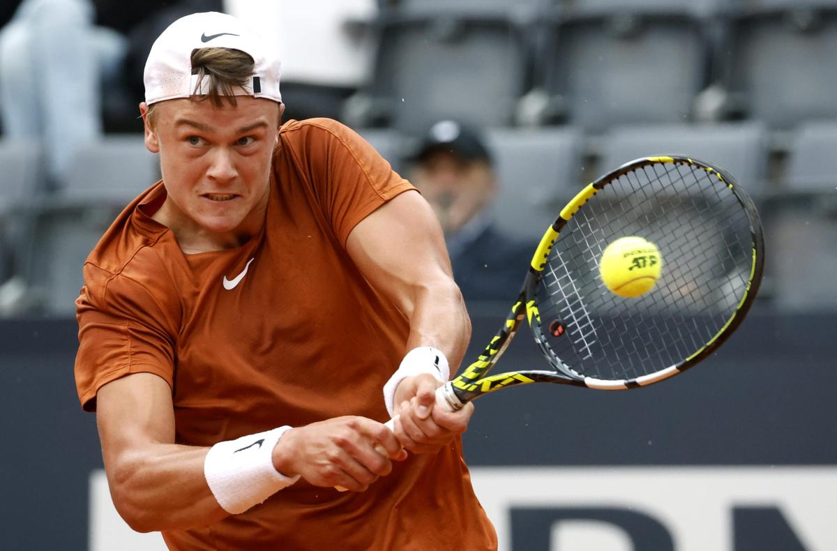 ATP Roma 2023, Rune vola in finale: battuto Ruud in tre set