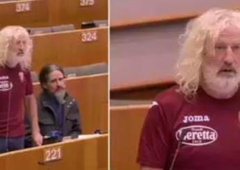 Mick Wallace, chi è l’europarlamentare irlandese e perché tifa Torino?