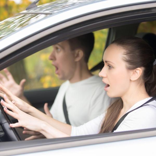 Come superare la paura di guidare: ecco alcuni consigli pratici per guidare in serenità