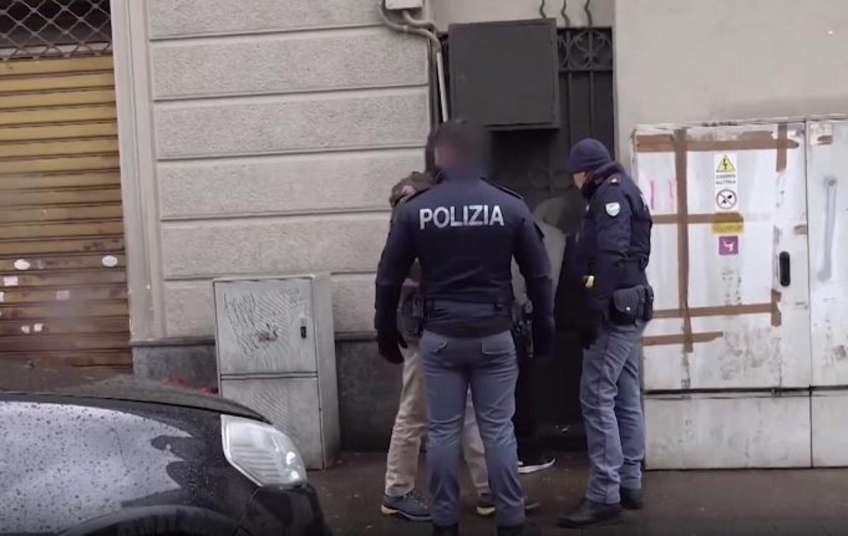 Castellammare, maxi rissa violenta tra donne: intervenute le Forze …