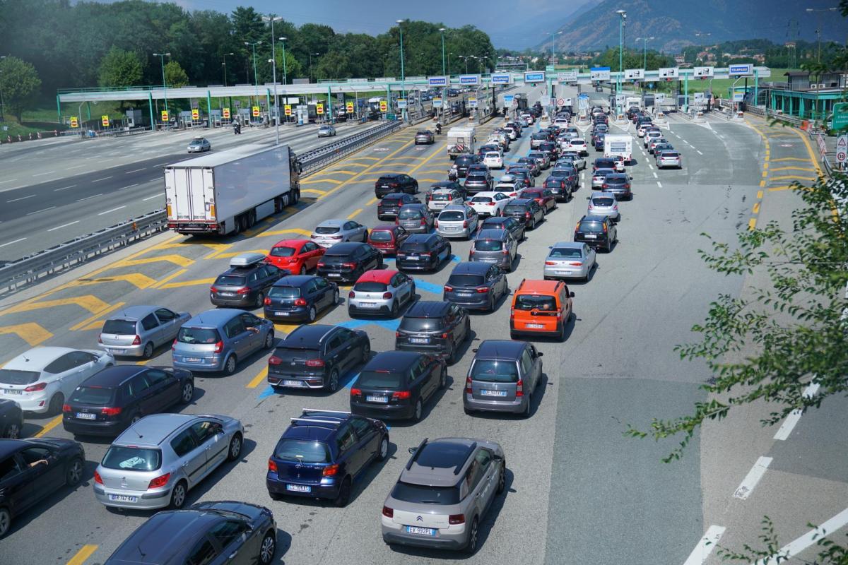 Francia, frane nella Maurienne: chiuso il tunnel di Frejus | VIDEO