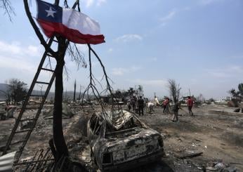 Incendi in Cile, si contano 112 morti in tre giorni: il bilancio è destinato ad aumentare