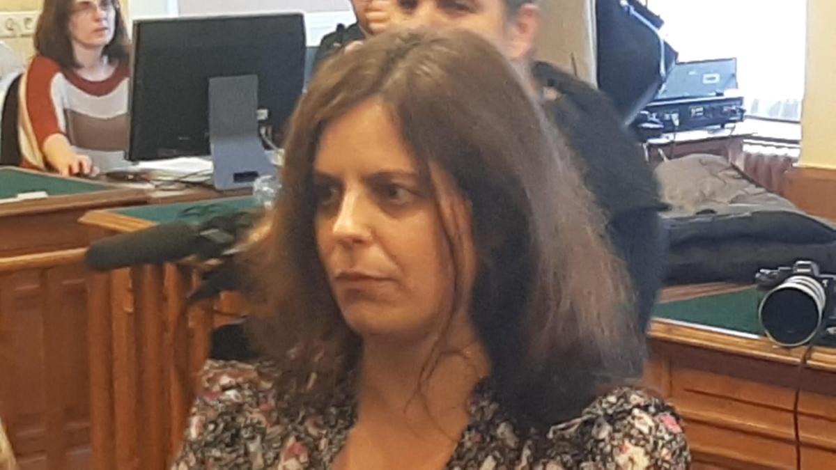 Ilaria Salis, polemiche sulla candidatura con AVS: l’opinione pubblica si divide tra chi la voterebbe e chi la considera una strumentalizzazione | VIDEO