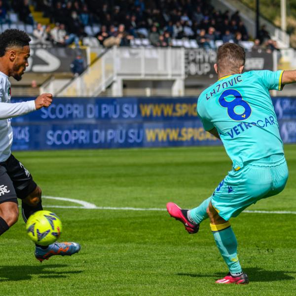 Spezia-Verona 0-0 al Picco: Kallon spreca, palo di Nzola