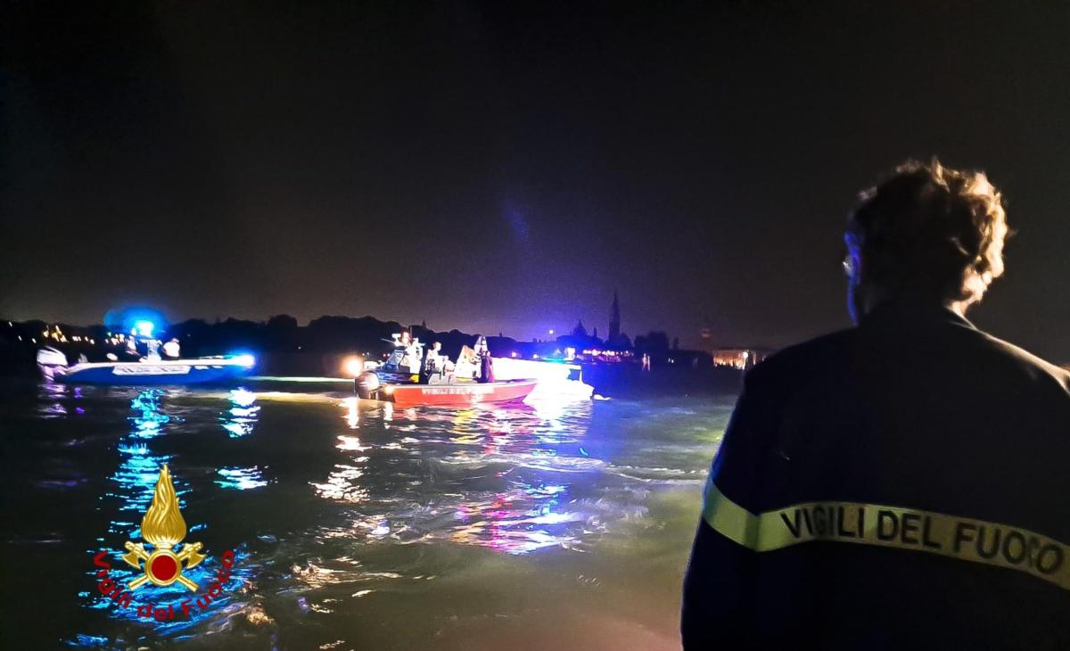 Tragedia a Venezia, incidente dopo la festa del Redentore: ragazzo …