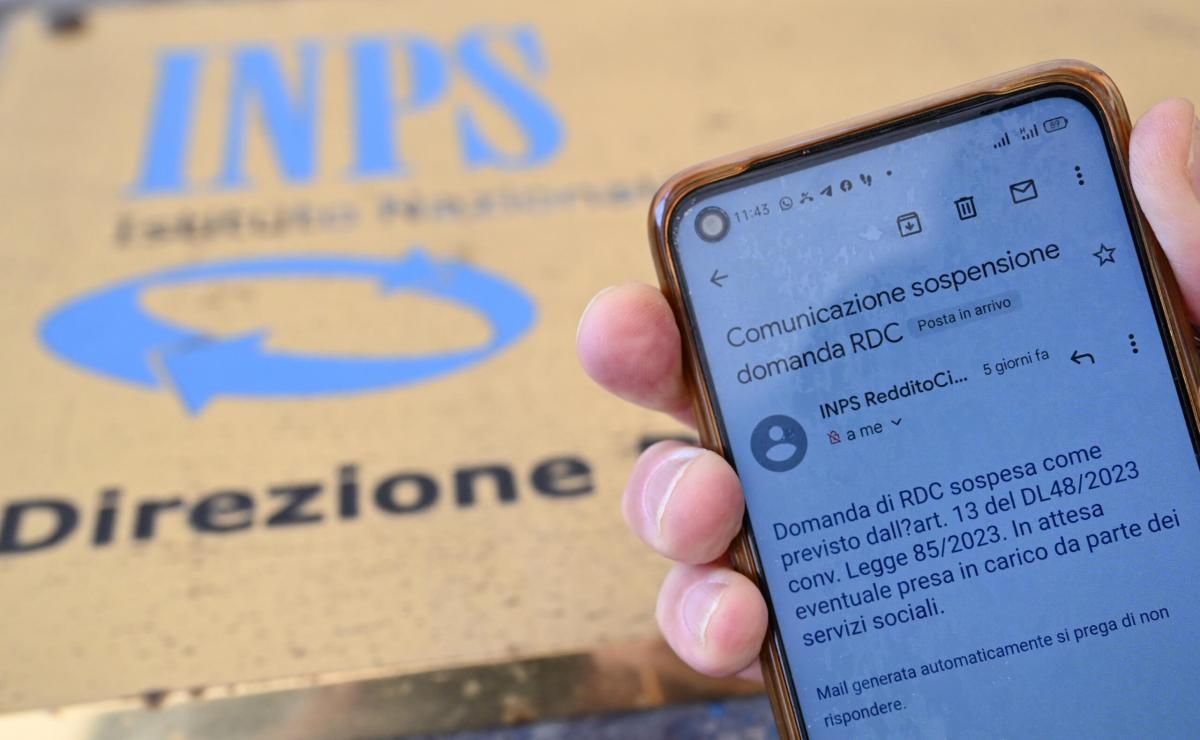 SMS Reddito di Cittadinanza, l’INPS ammette l’errore e torna sui su…