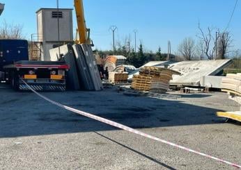 Napoli, incidente sul lavoro a Casalnuovo: precipita da tre metri, morto operaio 35enne