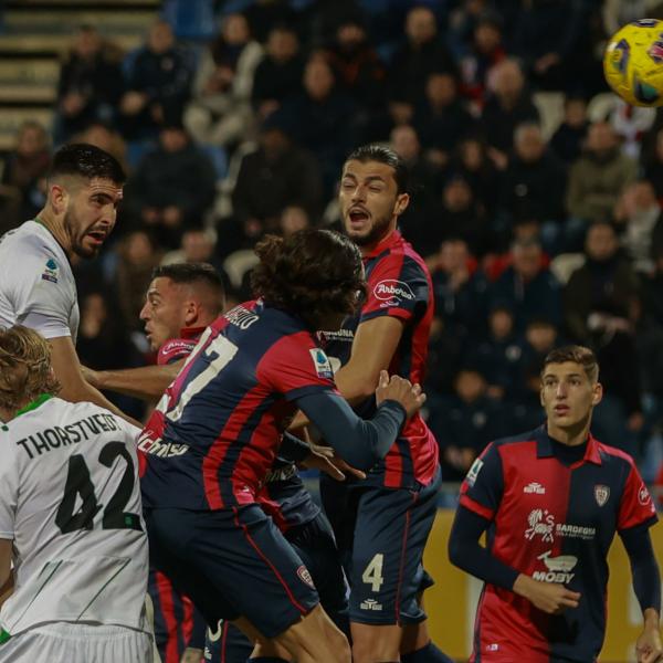 Cagliari-Sassuolo 2-1, la ribalta Pavoletti al 99′ in rovesciata. Cronaca e tabellino