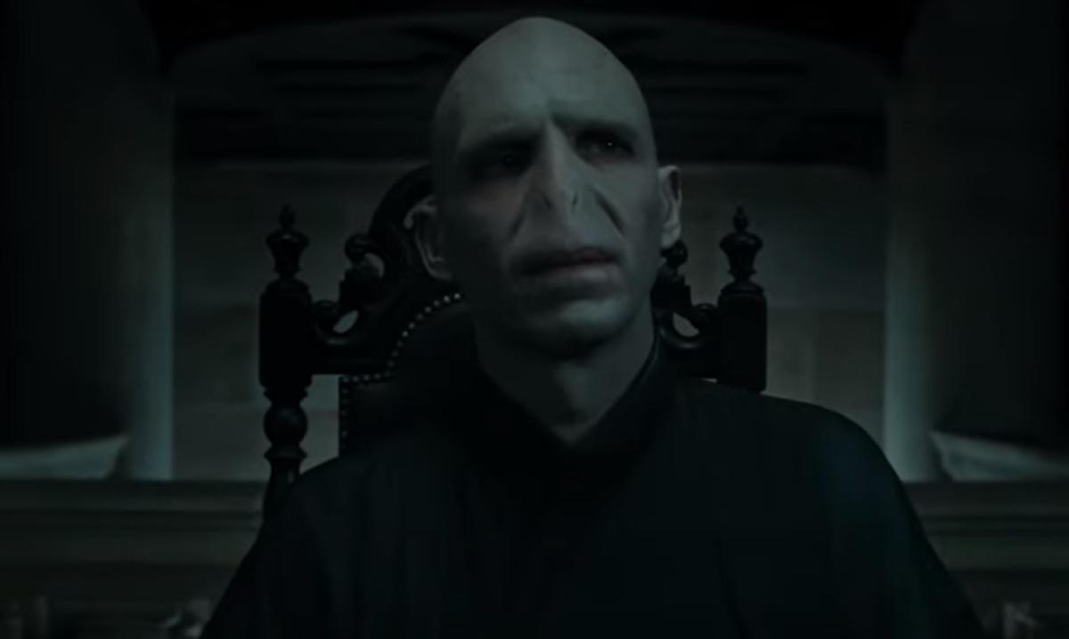 Perché Voldemort non ha il naso? La verità sull’aspetto del cattivo…