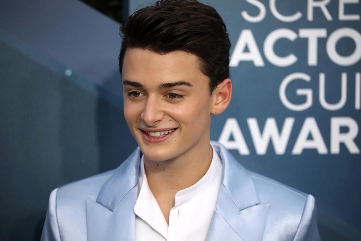 Noah Schnapp parla del coming out, rivela anticipazioni su Stranger…