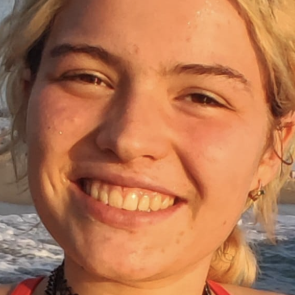 Anastasia Ronchi, la 17enne scomparsa da Viareggio il 3 settembre. La madre: “Siamo vittime di estorsione”