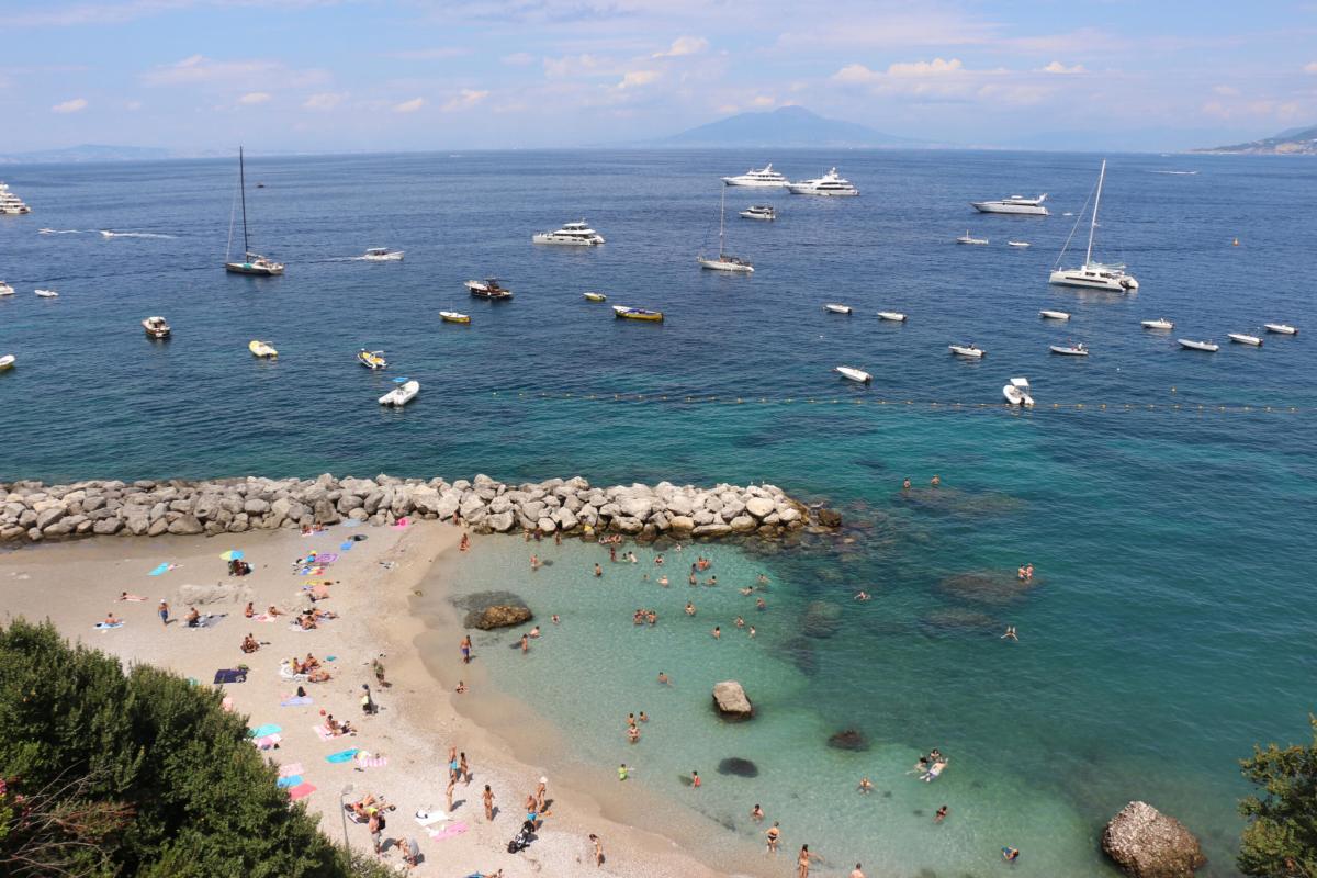 Capri, rinvenuto un cadavere oggi in mare nella baia di Marina Picc…