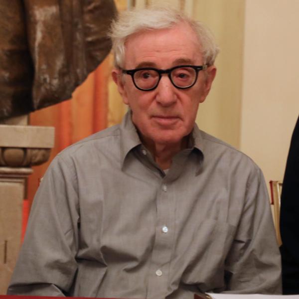 Woody Allen smentisce il ritiro dal cinema: “Non vado in pensione”