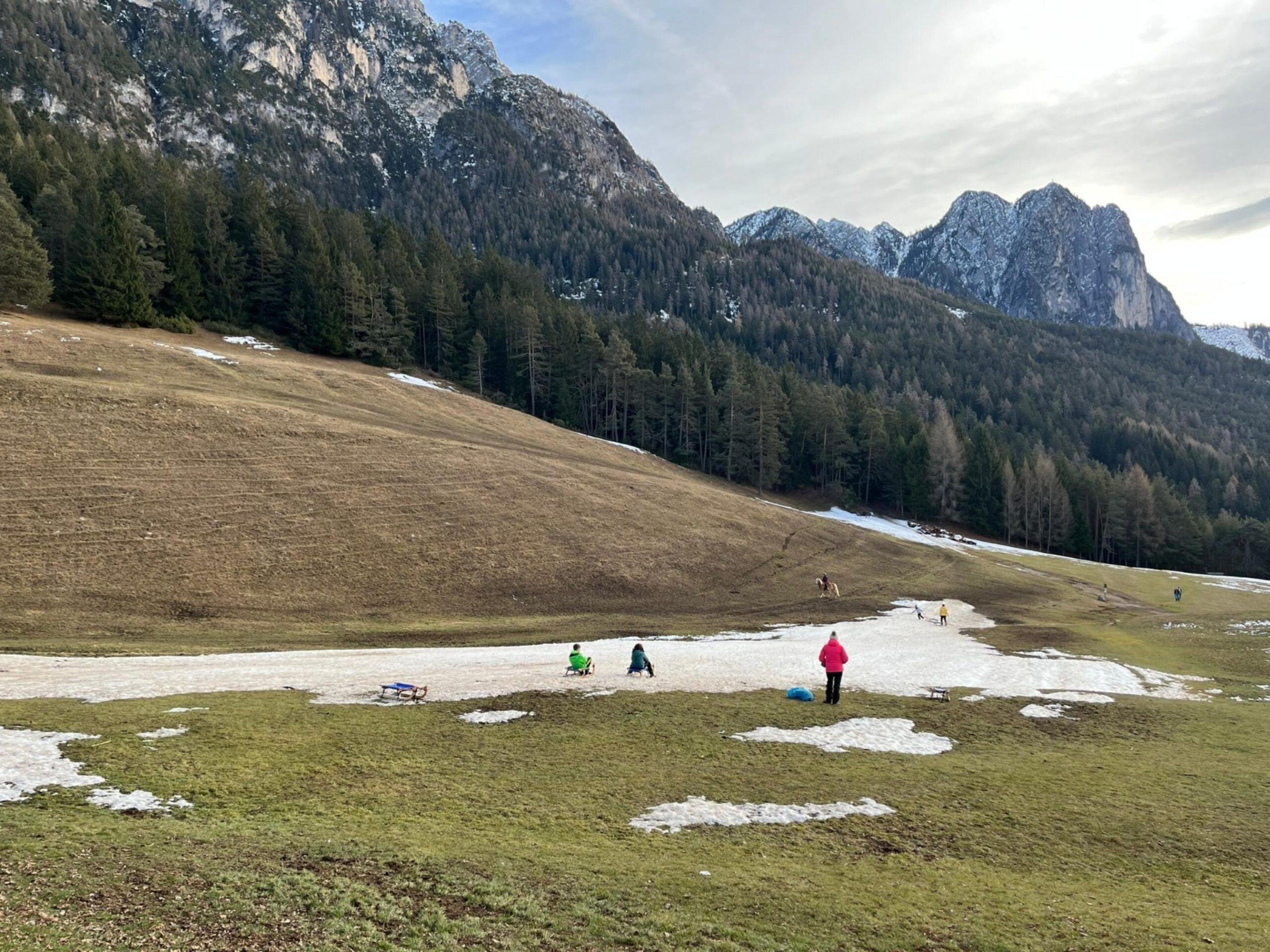 Siccità ed emergenza idrica, in Alto Adige arrivano le prime ordinanze, stop alla neve artificiale sulle piste