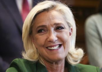 Francia, Marine Le Pen rinviata a giudizio: avrebbe percepito indebitamente fondi UE